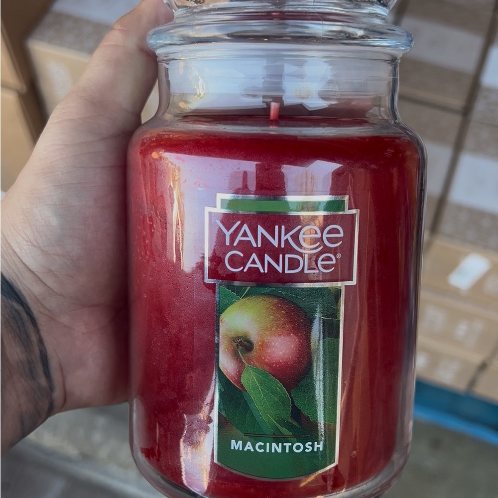 COPY - Yankee Macintosh 22oz Candle
